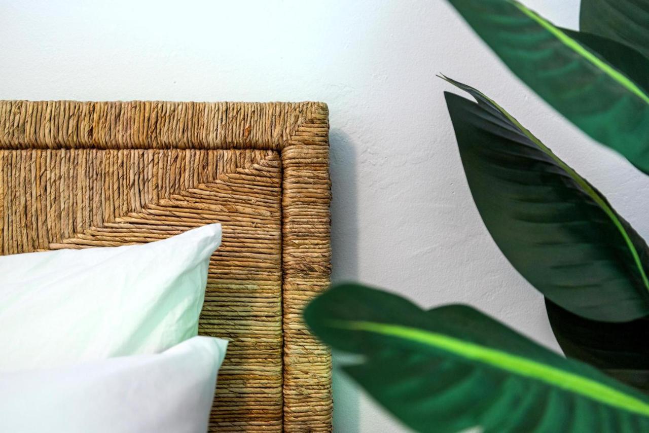 Trendy 3-Bedroom Villa With Saltwater Pool And Yard Fort Lauderdale Ngoại thất bức ảnh